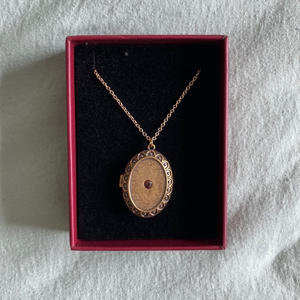taylor swift “we’ll run” locket necklace